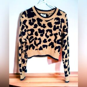 Hollister Tan And Black Leopard Print Cropped Long Sleeve Sweater | Size Med